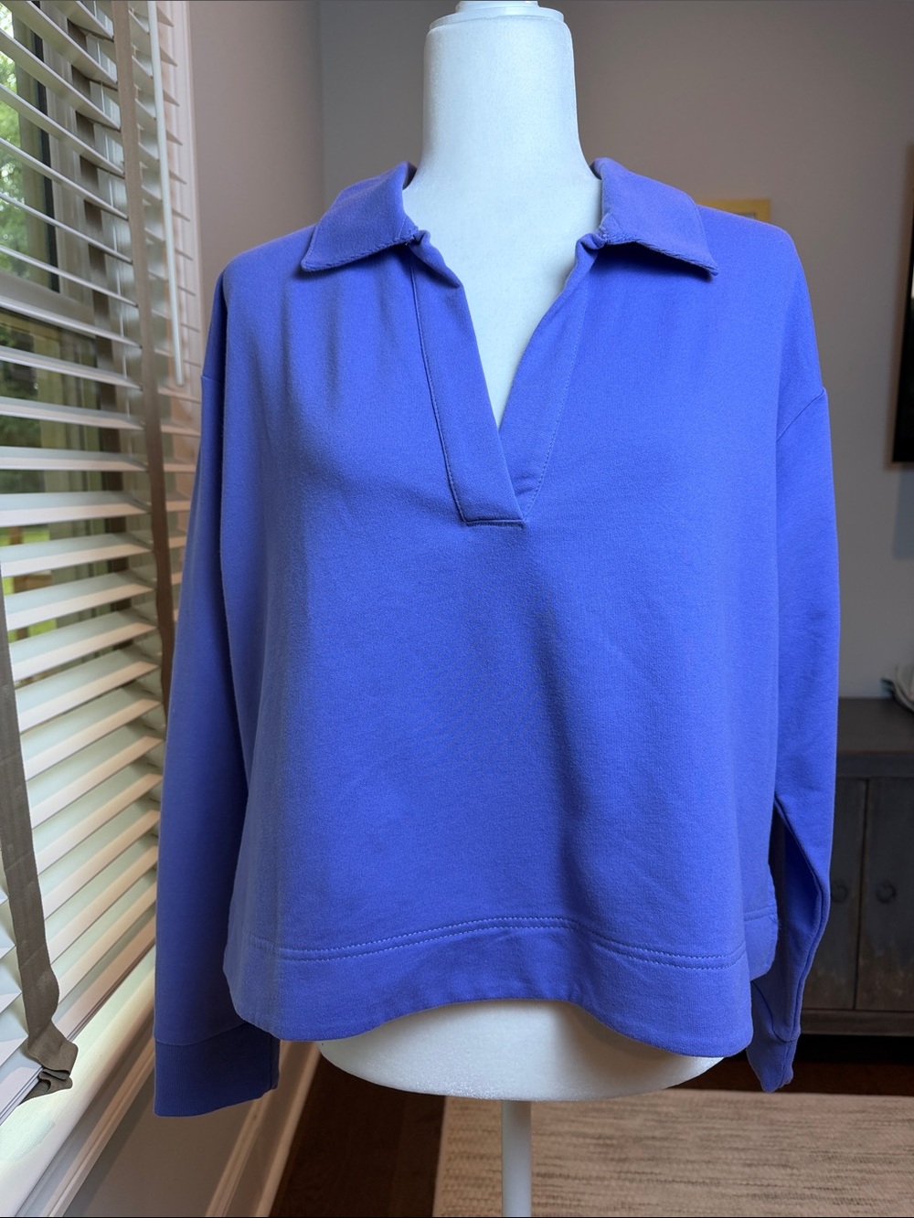 Athleta Relaxed Notch-Collar Pullover. New Without Tags. Size Small.